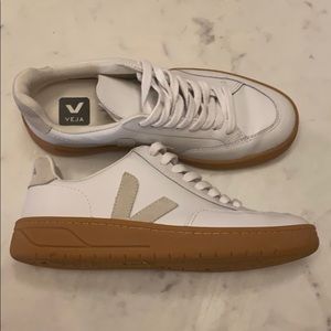 Veja v-12 sneakers in white *worn once*